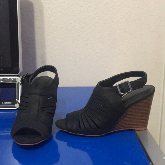 Heels - Picture 2 of 4